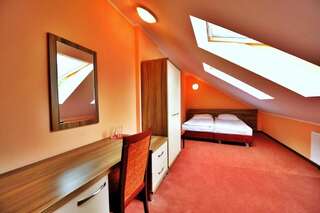 Отели типа «постель и завтрак» Dom Wczasowy Sailor Леба Двухместный номер эконом-класса с 1 кроватью или 2 отдельными кроватями-1